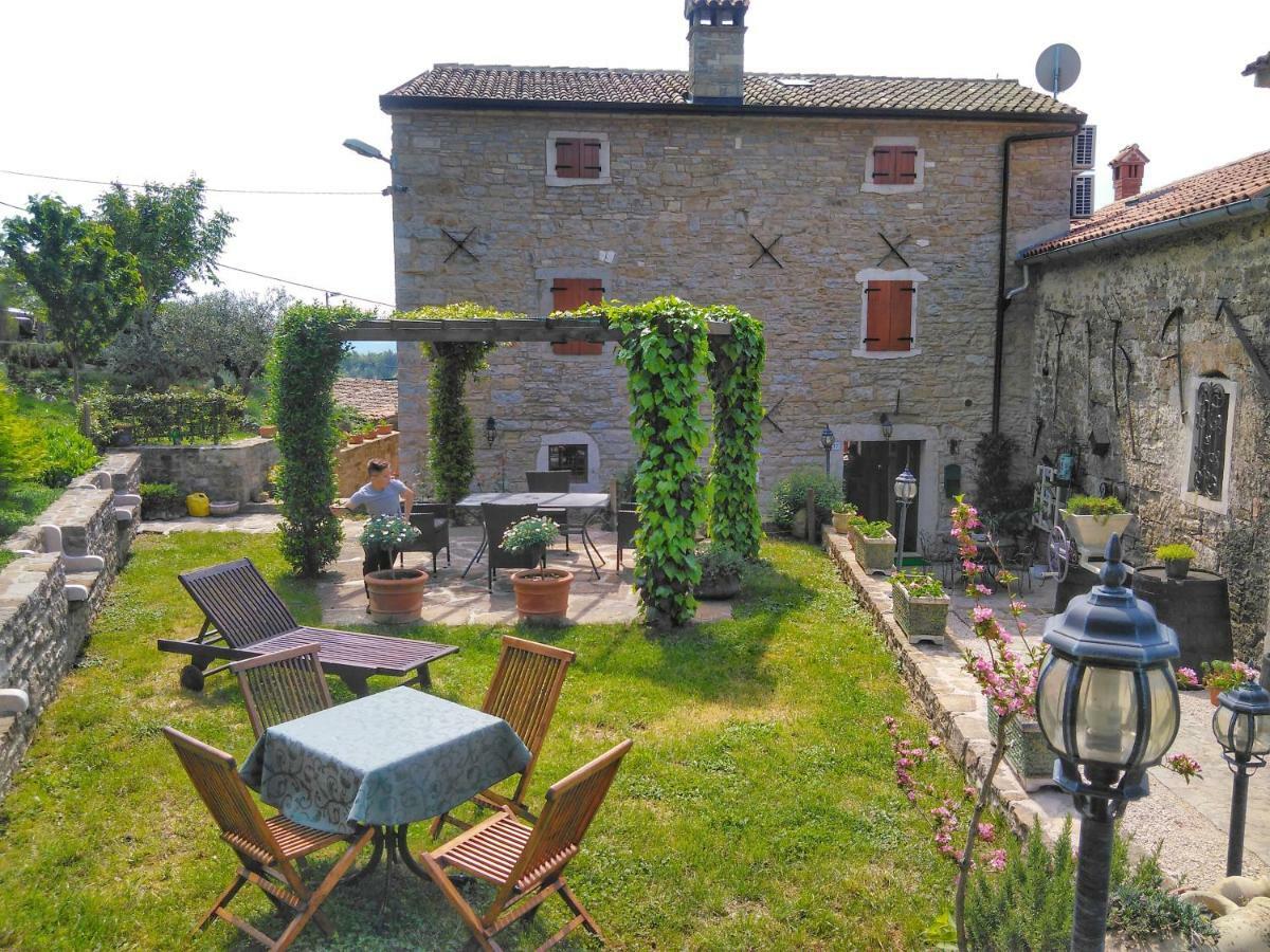 Al Merlo Olivo, Rural Istrian House Buje Exterior photo
